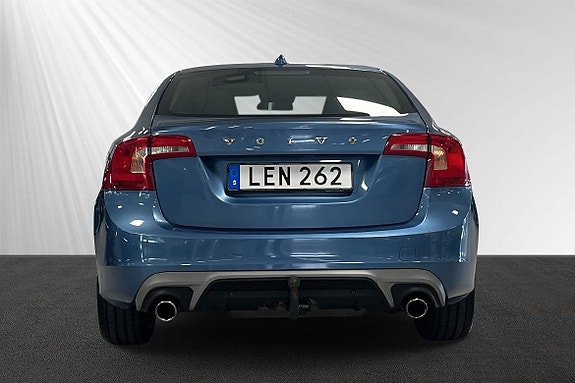 Volvo S60 2 of 5