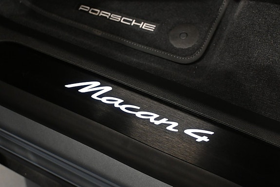 Porsche Macan 4 19 of 19