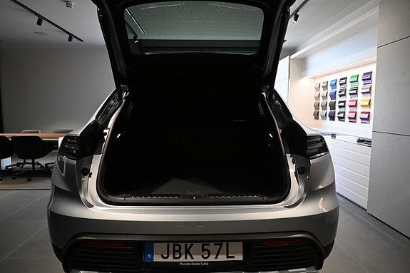 Porsche Macan 4 6 of 19
