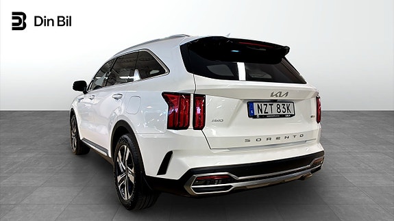 Kia Sorento 3 of 5