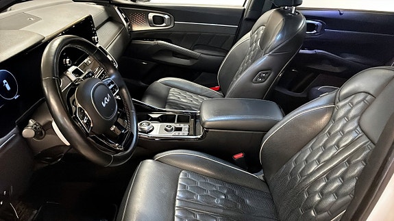 Kia Sorento 8 of 12