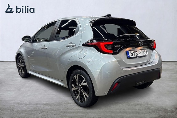 Toyota Yaris 2 of 20