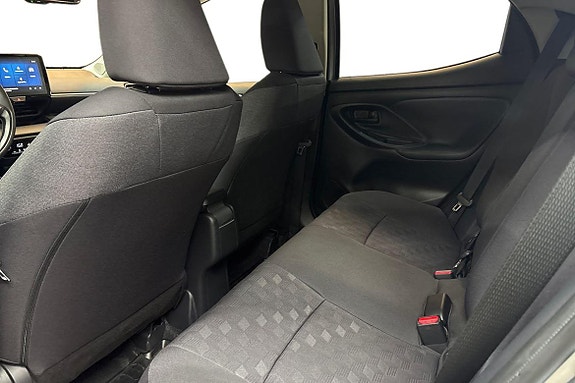Toyota Yaris 12 of 20
