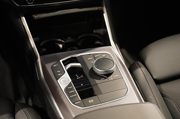BMW 330e 12 of 16