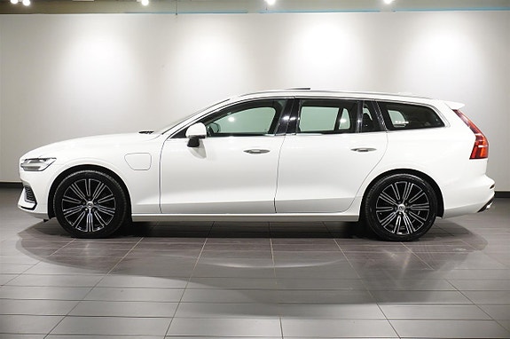 Volvo V60 2 of 5