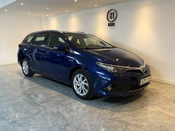 Toyota Auris 5 of 5