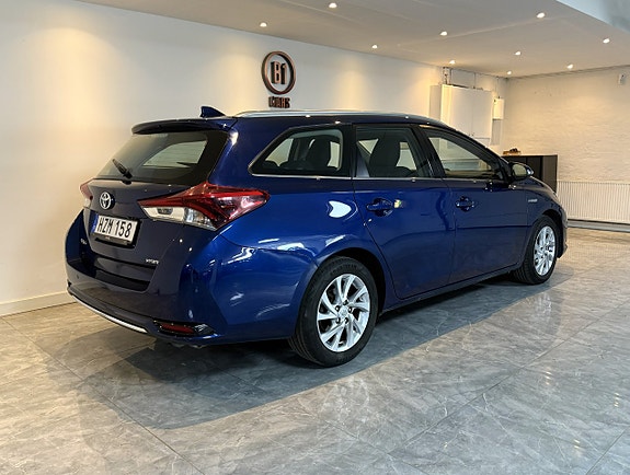 Toyota Auris 4 of 5