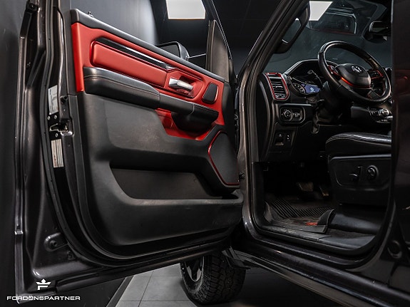 Dodge RAM 1500 18 of 30