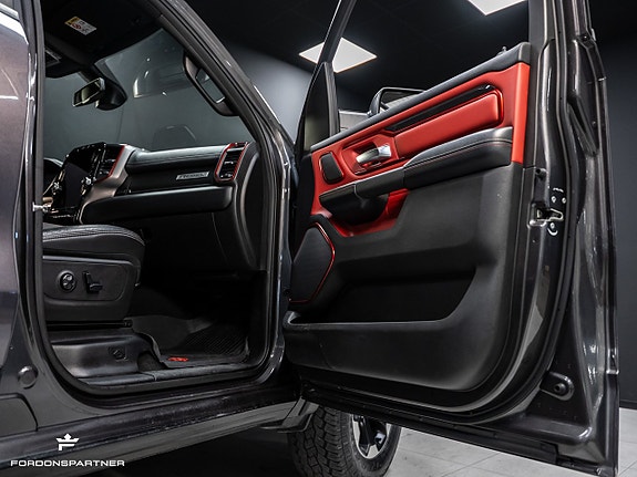 Dodge RAM 1500 27 of 30