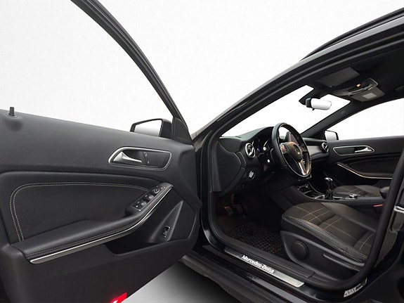 Mercedes-Benz GLA200 10 of 30