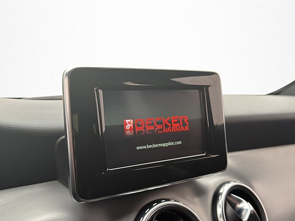 Mercedes-Benz GLA200 18 of 30