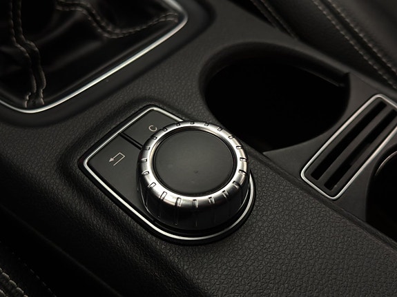 Mercedes-Benz GLA200 21 of 30