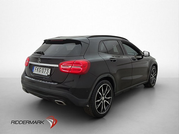 Mercedes-Benz GLA200 8 of 30