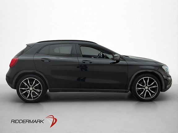 Mercedes-Benz GLA200 9 of 30
