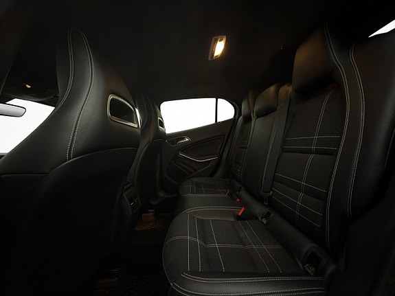 Mercedes-Benz GLA200 26 of 30
