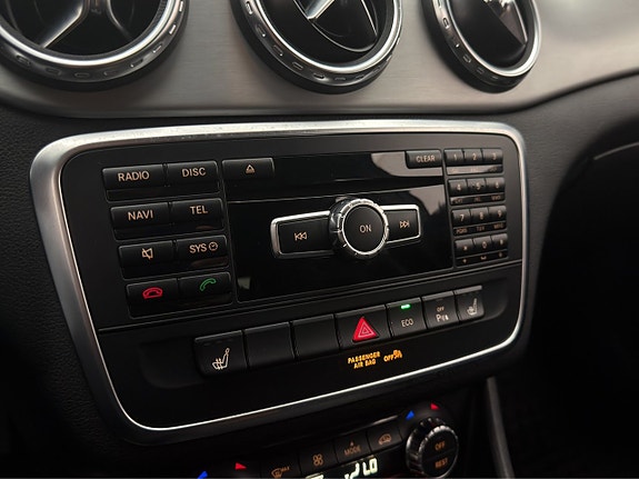 Mercedes-Benz GLA200 19 of 30