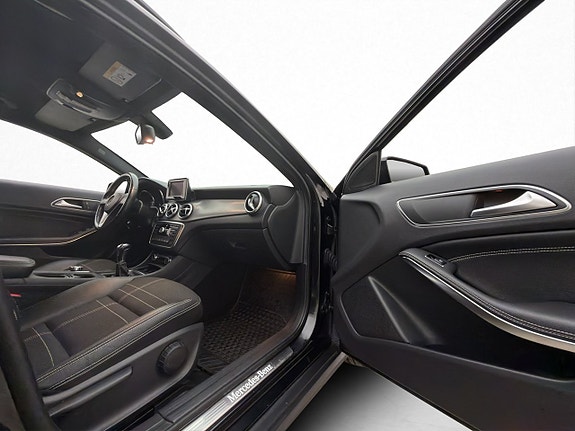 Mercedes-Benz GLA200 24 of 30