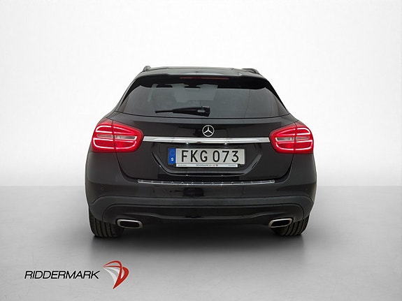 Mercedes-Benz GLA200 6 of 30