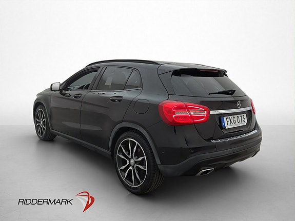 Mercedes-Benz GLA200 5 of 30