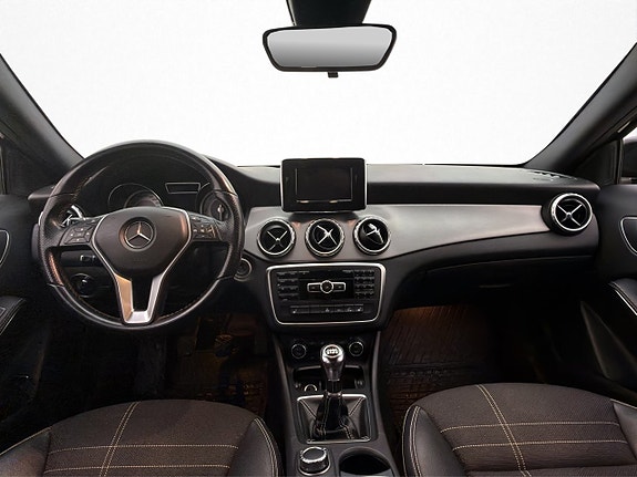 Mercedes-Benz GLA200 22 of 30