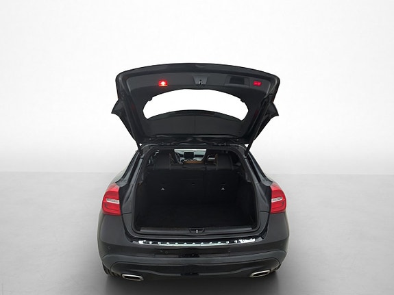 Mercedes-Benz GLA200 27 of 30