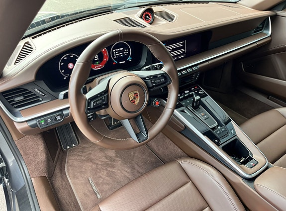 Porsche 911 Targa 4 GTS 8 of 14