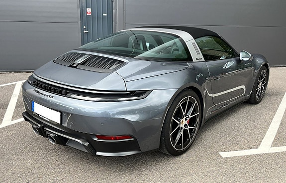Porsche 911 Targa 4 GTS 4 of 5