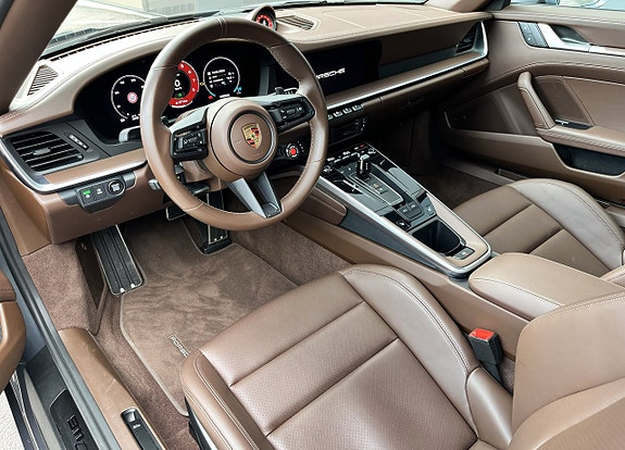 Porsche 911 Targa 4 GTS 7 of 14