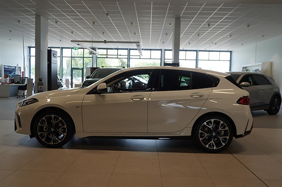 BMW 120 3 of 14