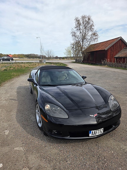 Chevrolet Corvette 4 of 5