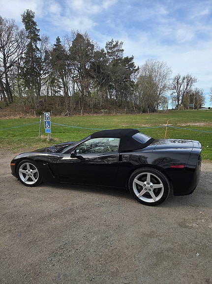 Chevrolet Corvette 2 of 5