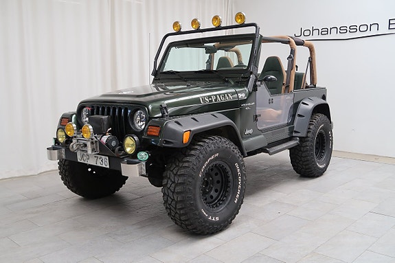 Jeep Wrangler 2 of 12