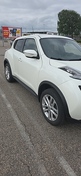 Nissan Juke 2 of 5