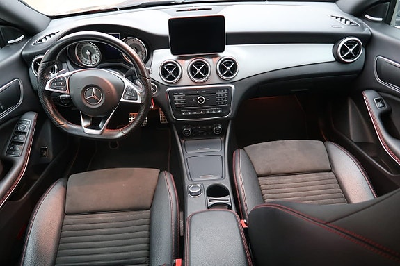 Mercedes-Benz CLA220 d 4 of 5