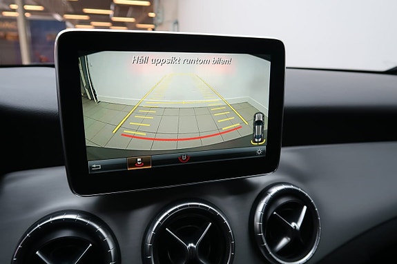 Mercedes-Benz CLA220 d 13 of 14