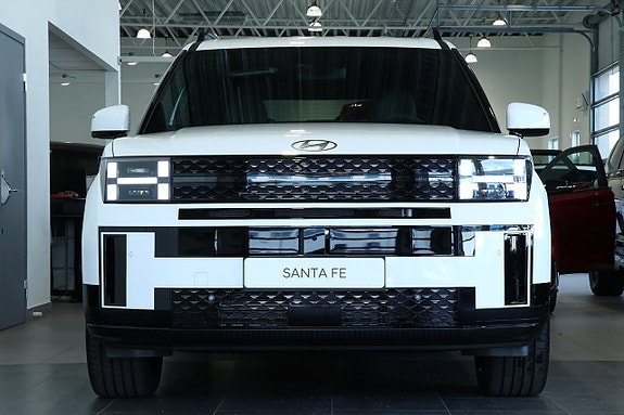 Hyundai Santa Fe 3 of 24