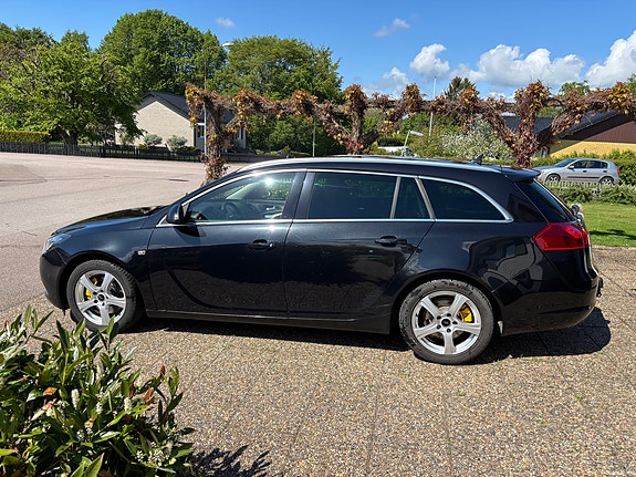 Opel Insignia 2 of 5