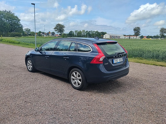 Volvo V60 3 of 5
