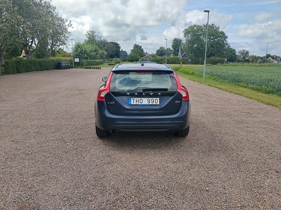 Volvo V60 4 of 5