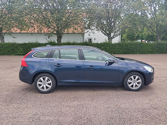 Volvo V60 6 of 15