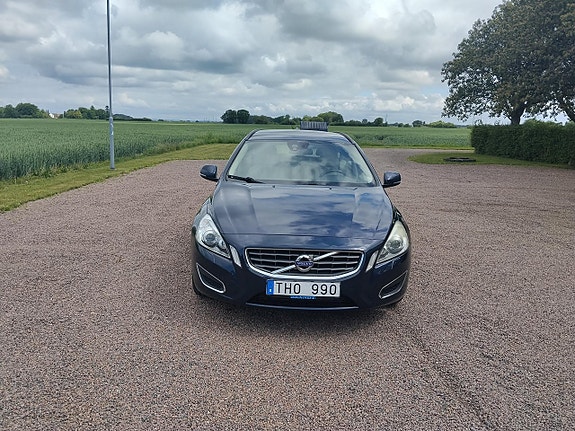 Volvo V60 8 of 15