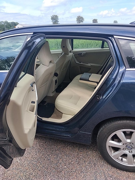 Volvo V60 11 of 15