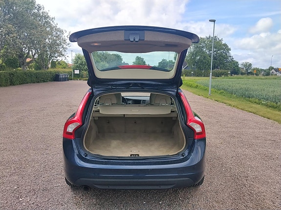 Volvo V60 13 of 15