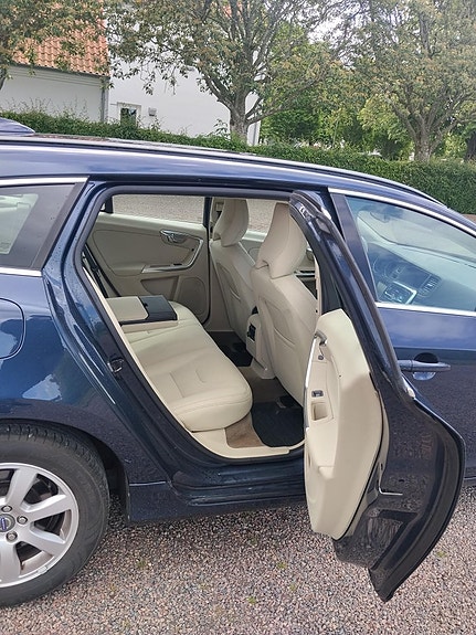 Volvo V60 14 of 15