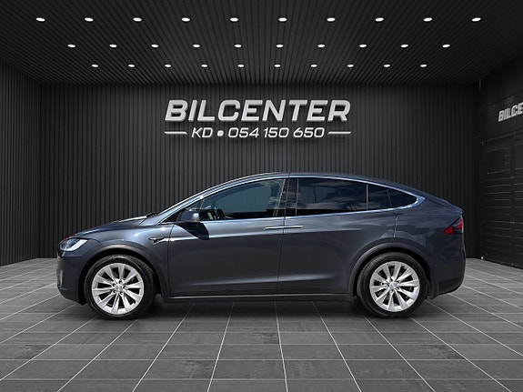 Tesla Model X 4 of 5