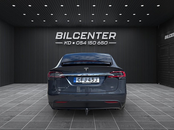 Tesla Model X 8 of 21