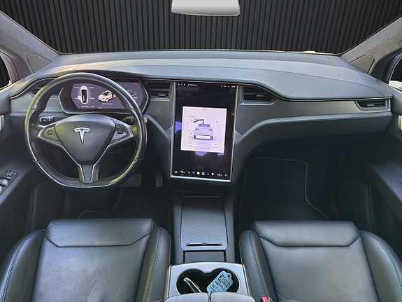 Tesla Model X 11 of 21