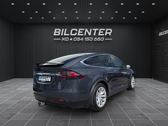 Tesla Model X 7 of 21