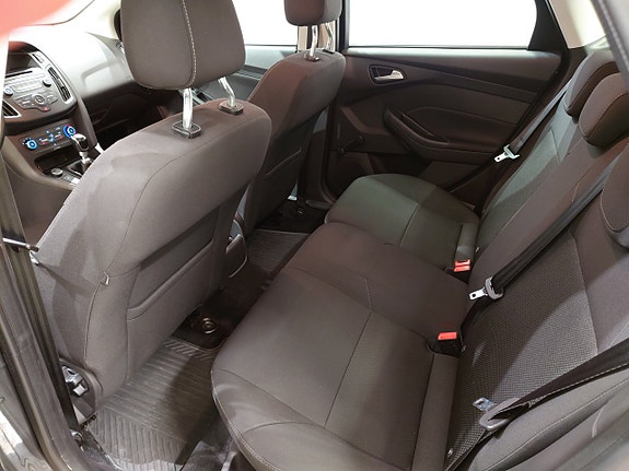 Ford Focus 10 of 12