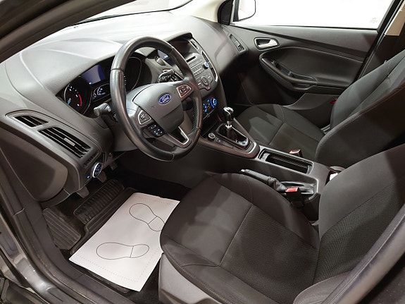 Ford Focus 7 of 12